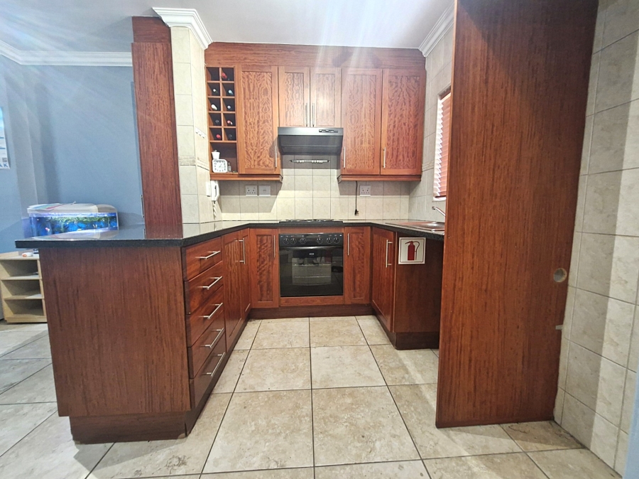 To Let 2 Bedroom Property for Rent in Durbanville Western Cape